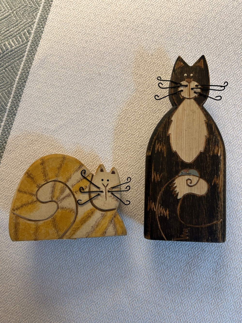 Whimsical Wooden Cat Toy Set - Yellow & Dark Brown